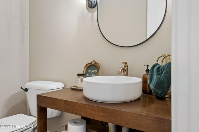 1028 Fisher Ln, Mt Washington, KY 40047