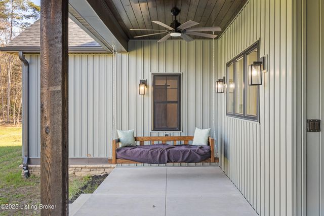 1028 Fisher Ln, Mt Washington, KY 40047