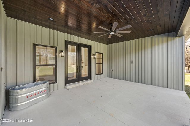 1028 Fisher Ln, Mt Washington, KY 40047