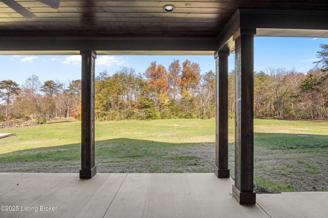 1028 Fisher Ln, Mt Washington, KY 40047