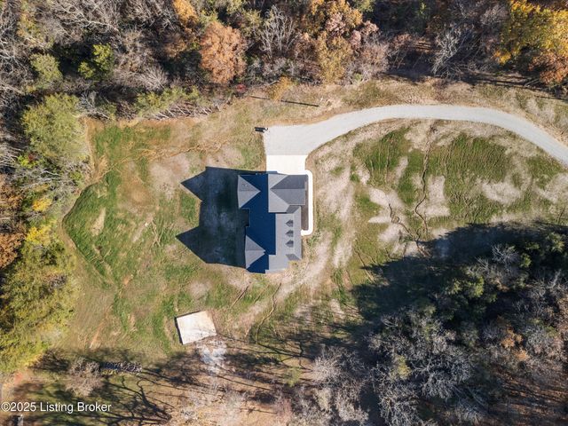 1028 Fisher Ln, Mt Washington, KY 40047