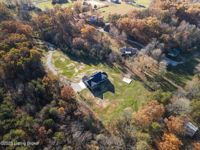 1028 Fisher Ln, Mt Washington, KY 40047