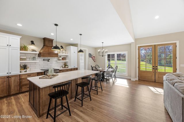 1028 Fisher Ln, Mt Washington, KY 40047