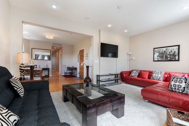 1406 N Washtenaw Avenue 3, Chicago, IL 60622