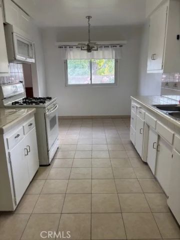 16250 San Jose Street, Granada Hills, CA 91344