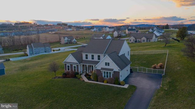 8 IVANHOE LN, Wrightsville, PA 17368