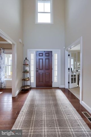 8 IVANHOE LN, Wrightsville, PA 17368