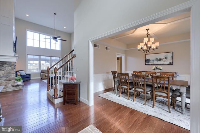 8 IVANHOE LN, Wrightsville, PA 17368