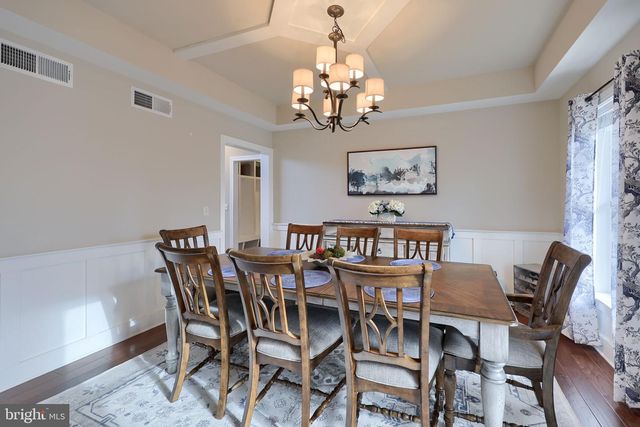 8 IVANHOE LN, Wrightsville, PA 17368