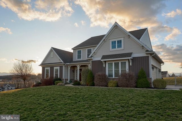 8 IVANHOE LN, Wrightsville, PA 17368