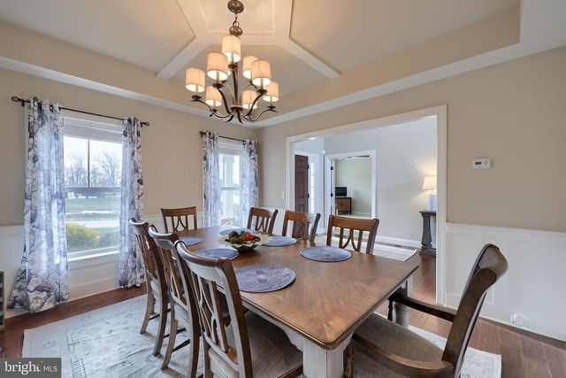 8 IVANHOE LN, Wrightsville, PA 17368