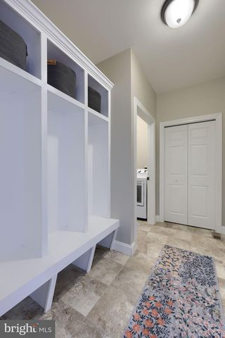 8 IVANHOE LN, Wrightsville, PA 17368