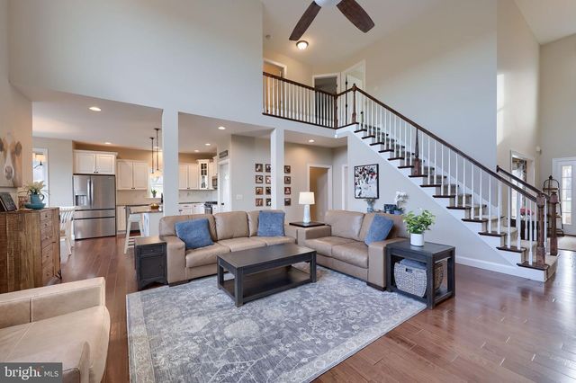 8 IVANHOE LN, Wrightsville, PA 17368