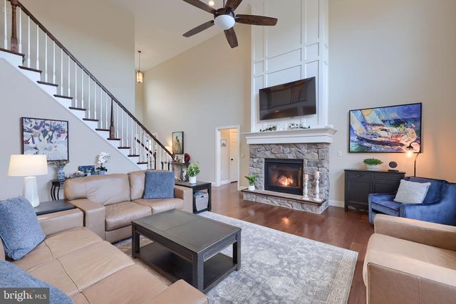 8 IVANHOE LN, Wrightsville, PA 17368