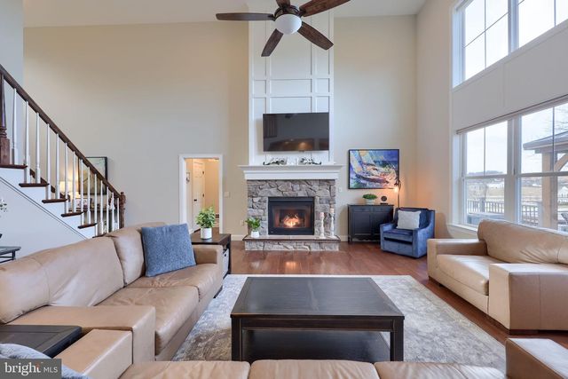 8 IVANHOE LN, Wrightsville, PA 17368