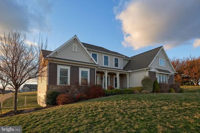 8 IVANHOE LN, Wrightsville, PA 17368