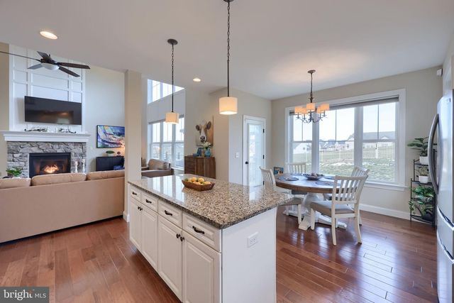 8 IVANHOE LN, Wrightsville, PA 17368