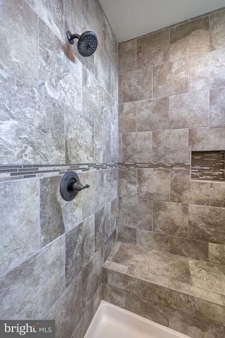 8 IVANHOE LN, Wrightsville, PA 17368