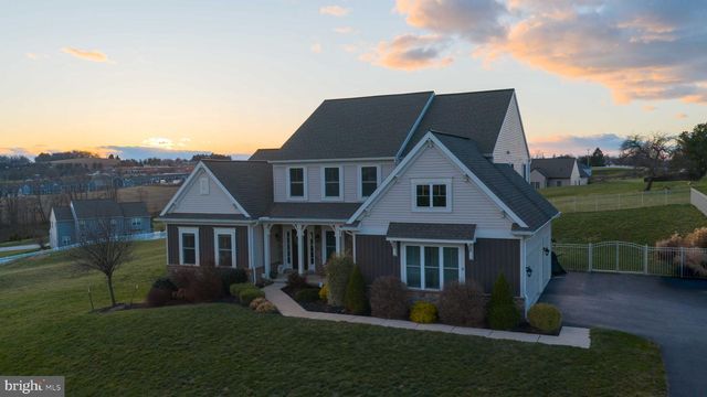 8 IVANHOE LN, Wrightsville, PA 17368