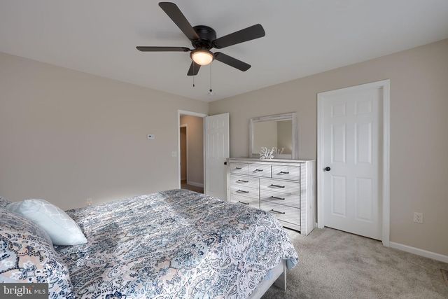 8 IVANHOE LN, Wrightsville, PA 17368