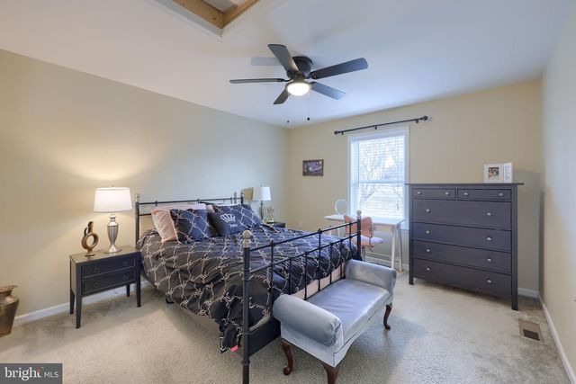 8 IVANHOE LN, Wrightsville, PA 17368