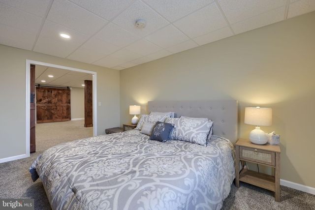 8 IVANHOE LN, Wrightsville, PA 17368