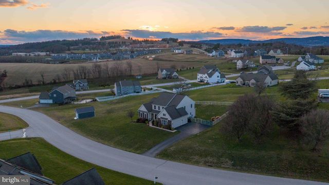 8 IVANHOE LN, Wrightsville, PA 17368