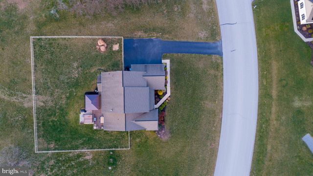 8 IVANHOE LN, Wrightsville, PA 17368