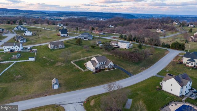 8 IVANHOE LN, Wrightsville, PA 17368