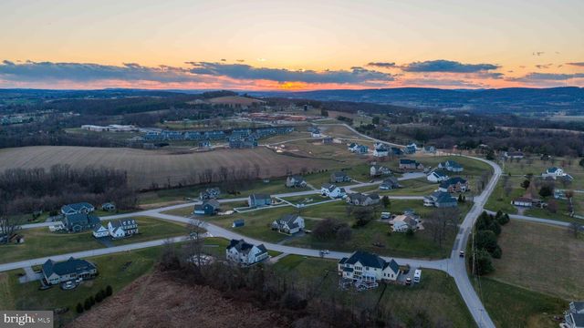 8 IVANHOE LN, Wrightsville, PA 17368