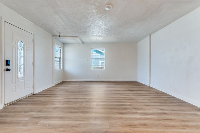 3455 Kellogg Avenue, Dallas, TX 75216