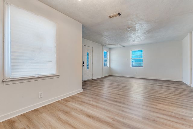 3455 Kellogg Avenue, Dallas, TX 75216