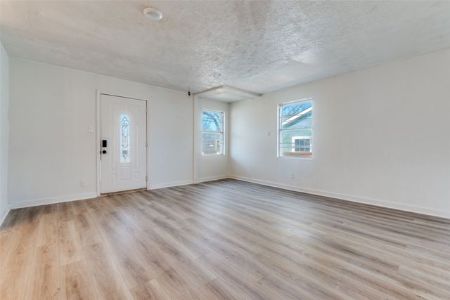 3455 Kellogg Avenue, Dallas, TX 75216
