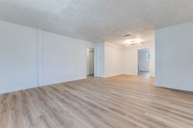 3455 Kellogg Avenue, Dallas, TX 75216