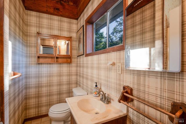 1240 Helen Ave, Ukiah, CA 95482