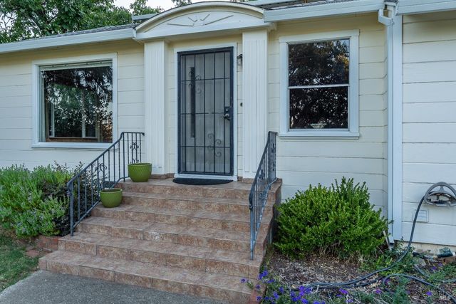 1240 Helen Ave, Ukiah, CA 95482