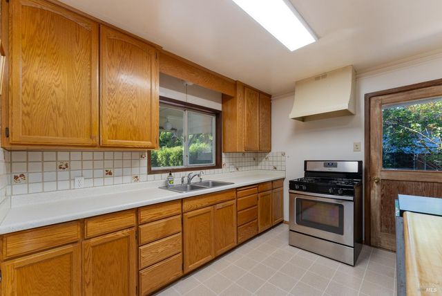 1240 Helen Ave, Ukiah, CA 95482