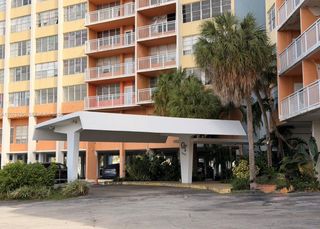 2025 NE 164th St 812, North Miami Beach, FL 33162