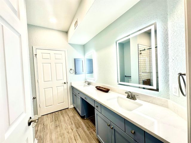 2803 Kings Crossing Drive 205, Kingwood, TX 77345