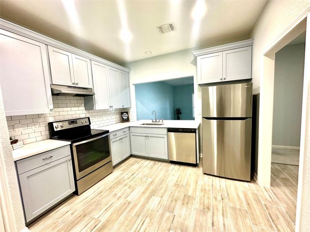 2803 Kings Crossing Drive 205, Kingwood, TX 77345