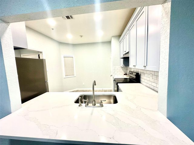 2803 Kings Crossing Drive 205, Kingwood, TX 77345