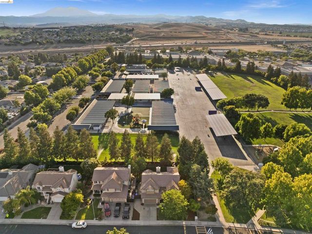 1049 Meadowgate Way, Brentwood, CA 94513