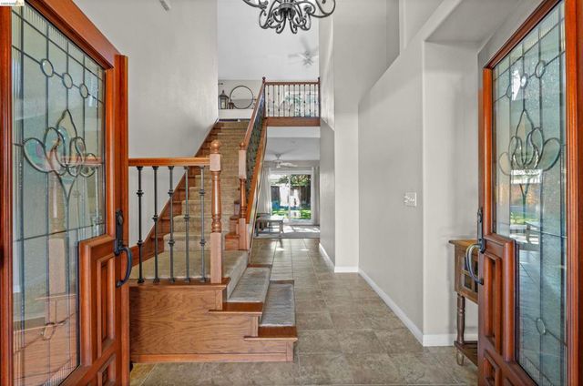 1049 Meadowgate Way, Brentwood, CA 94513