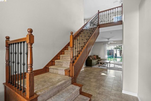 1049 Meadowgate Way, Brentwood, CA 94513