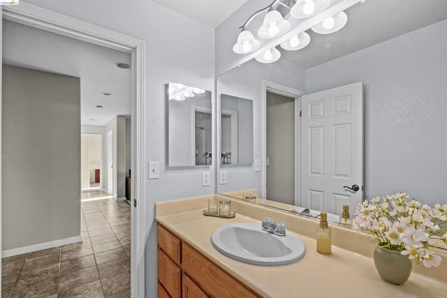 1049 Meadowgate Way, Brentwood, CA 94513