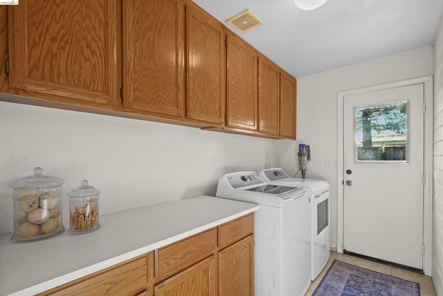 1049 Meadowgate Way, Brentwood, CA 94513