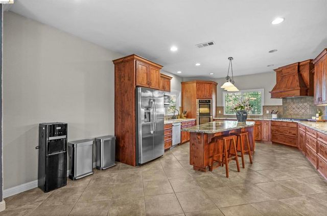 1049 Meadowgate Way, Brentwood, CA 94513