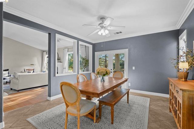 1049 Meadowgate Way, Brentwood, CA 94513