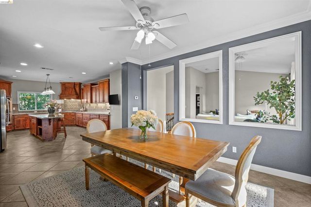 1049 Meadowgate Way, Brentwood, CA 94513
