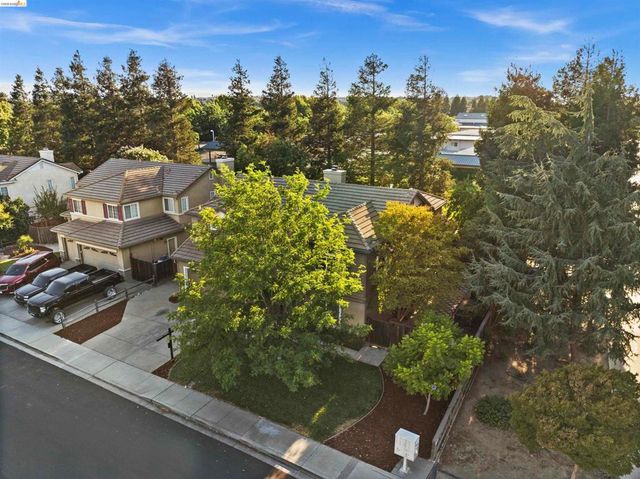 1049 Meadowgate Way, Brentwood, CA 94513